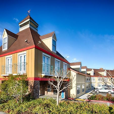 Red Lion Inn & Suites Оберн Экстерьер фото