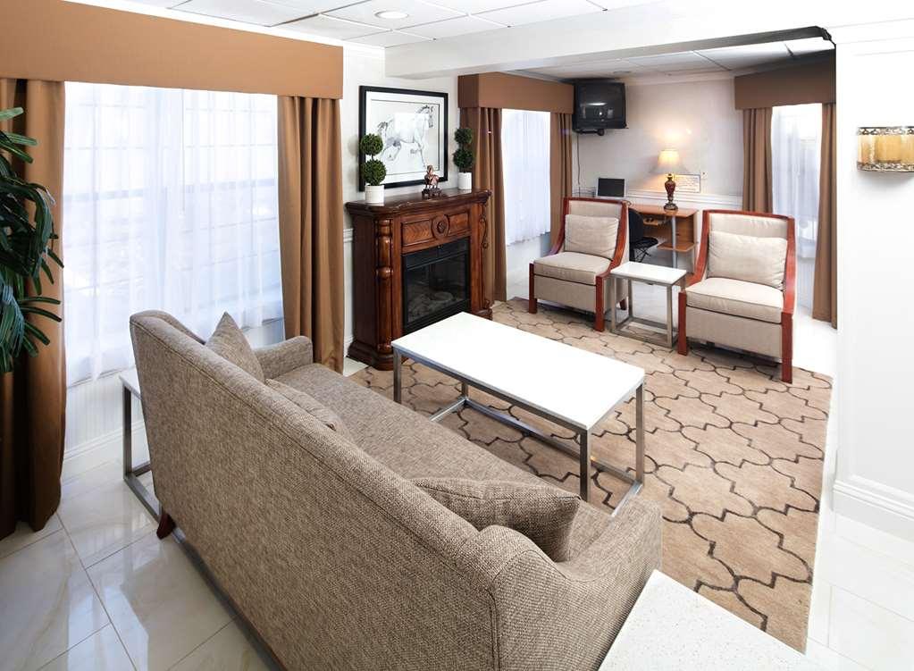 Red Lion Inn & Suites Оберн Интерьер фото