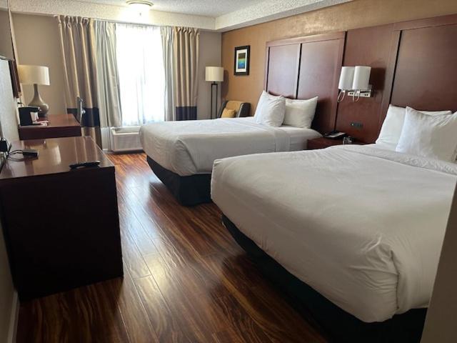Red Lion Inn & Suites Оберн Экстерьер фото