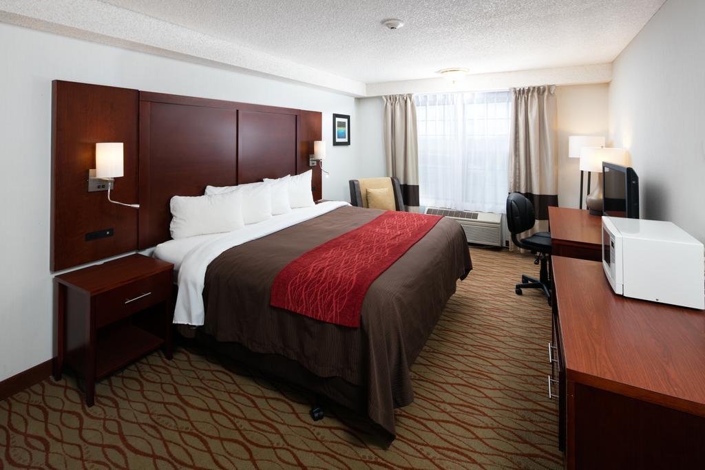 Red Lion Inn & Suites Оберн Экстерьер фото